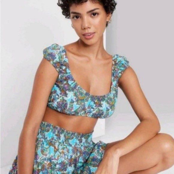 Widle fable cropped elastic edge top (Category: Others Tops) located in Andop. Submitted by nobleangel (Listing ID 1467312290, Image 3). Description: -Top good for outdoor activities and going to beaches - no bra padding Size xs .