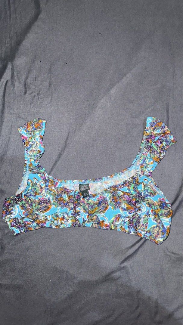 Widle fable cropped elastic edge top (Category: Others Tops) located in Andop. Submitted by nobleangel (Listing ID 1467312290, Image 1). Description: -Top good for outdoor activities and going to beaches - no bra padding Size xs .