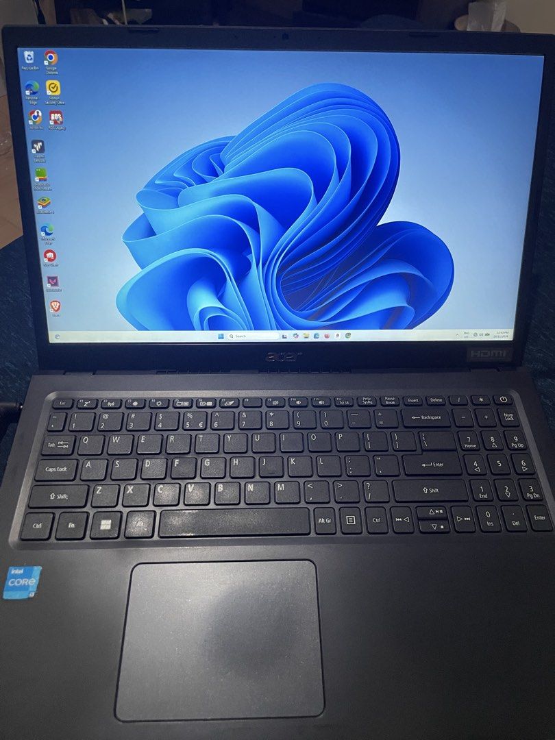 Windows 11 Acer Extensa 215-54 (Category: Laptops & Notebooks) located in Bulacan. Submitted by richardvil29382 (Listing ID 1467217041, Image 2). Description: Windows 11 Acer Extensa 215 - 54 processor: 11th Gen Intel(R) Core(TM) i3-1115G4@ 3.00GHz RAM: 8GB Storage: 512GB Device ID: A2A8298B-456A-4993-990B-66784A54B893 System type: 64-but operating system, 64- base processor Issue: Dents you can see sa pic yun lang PRICE: 7000!! negotiable pm lan