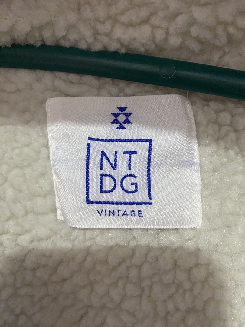 Winter jacket (Category: Coats, Jackets and Outerwear) located in Kuala Lumpur. Submitted by swift_silver (Listing ID 1467344909, Image 3). Description: 🔥 NTDG VINTAGE WINTER JACKET 🔥 💙 Colour: Blue Jeans 📏 Size: M–L (boleh pakai) 🧥 Inner lining: Sherpa Fleece — lembut & gebu Condition preloved, sesuai untuk yang minat style vintage dan streetwear! 💰 Price: RM40 .