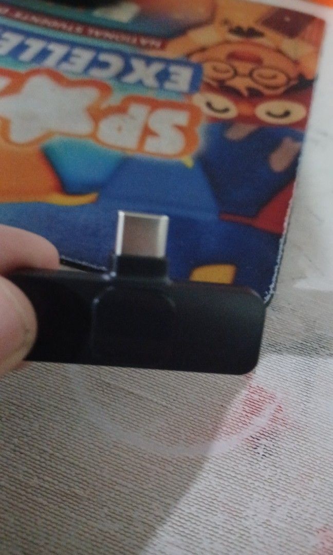 Wireless Microphone (Category: Microphones) located in Lipa City. Submitted by candykane14 (Listing ID 1467324117, Image 3). Description: READ!!! RFS: di compatible sa phone Product only works with oppo / vivo / iqoo / realm brand mobile phones complete everything (mic, charger type c, instructions, orig box) personally have not tested kasi walang compatible but the product is in good condition dont expect the best quality for a cheap item meetup
