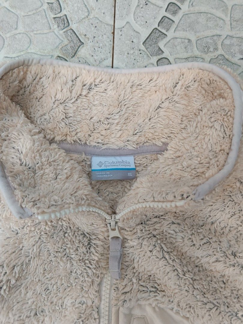 Women's Fleece Jacket (Category: Coats, Jackets and Outerwear) located in Cebu City. Submitted by authenticgrids (Listing ID 1467256742, Image 3). Description: Columbia Women's Sherpa Fleece Jacket Like New Condition ✨ Issue/s: None Size on Tag XL 🏷️ Dimensions Width 22 inches Length 27 inches 📥📥📥📥📥 DM for more details.