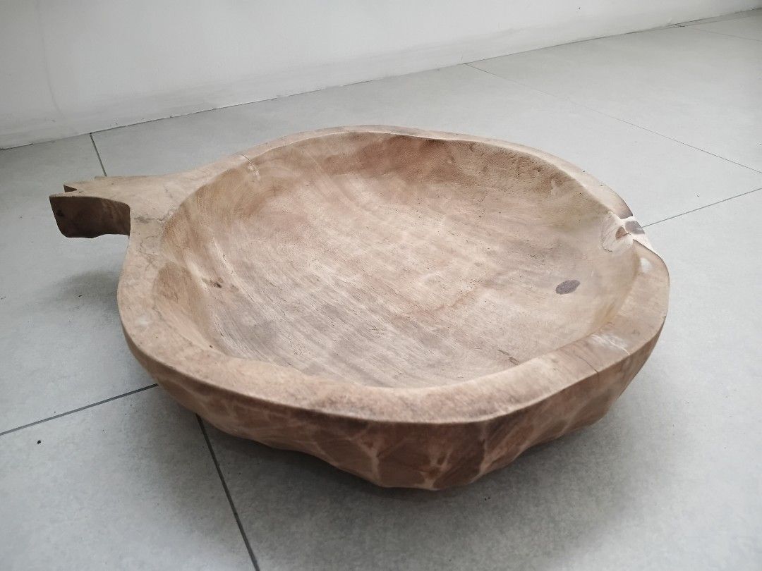 Wooden Bowl/Tray (Category: Vases & Decorative Bowls) located in Quezon City. Submitted by pile.of.stuff (Listing ID 1467356847, Image 1). Description: Natural Wood Bowl/Tray Dimensions: 14" diameter X 3" thick X 2" deep.