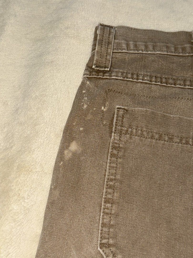 WRANGLER AUTHENTIC ISSUE CARGO SHORTS (Category: Shorts) located in Calapan. Submitted by shop_storeal (Listing ID 1467277046, Image 3). Description: ✨ WRANGLER AUTHENTIC ISSUE CARGO SHORTS 🗂️ Type: Utility Cargo Shorts / Gorpcore Earth-Tone Jorts 🎨 Color: Faded Khaki / Tan Earth Tone 📏 Dimes: 42W, 23L, 13.5 leghole • Condition: Like new, great structured condition. Heavy duty canvas-denim material. • Has very minor vintage fading/spots (barel