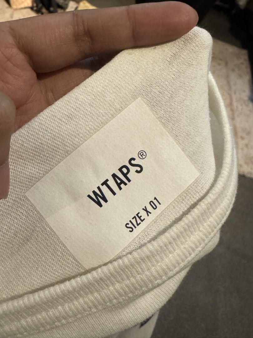 WTAPS Banner Tee White Size 01 (Category: Tshirts & Polo Shirts ) located in Manila. Submitted by pringlesssy (Listing ID 1467337694, Image 2). Description: Size: large to xl.
