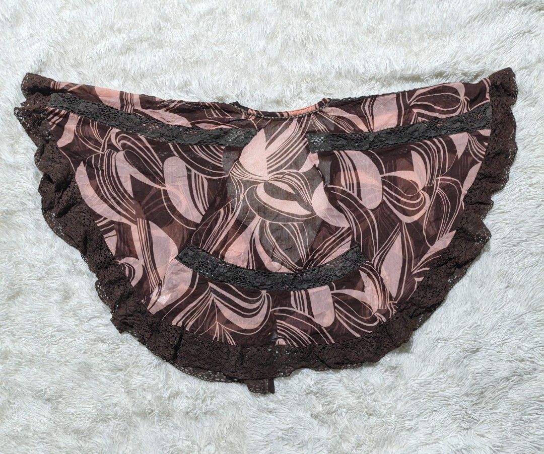 Y2K Batwing (Category: Others Tops) located in Minglanilla. Submitted by out.thrift (Listing ID 1467328077, Image 2). Description: 🦋 Y2K BATWING 📌 EXCELLENT CONDITION 📌SIZE M 📌 COMPLETE TAGS 📍CEBU 📦SHIP VIA J&T 👤 CHECK OUT THRIFT FOR LEGITIMACY AND PERMANENT VOUCH ❗PLS MANAGE YOUR EXPECTATIONS SINCE THE ITEM IS THRIFTED.