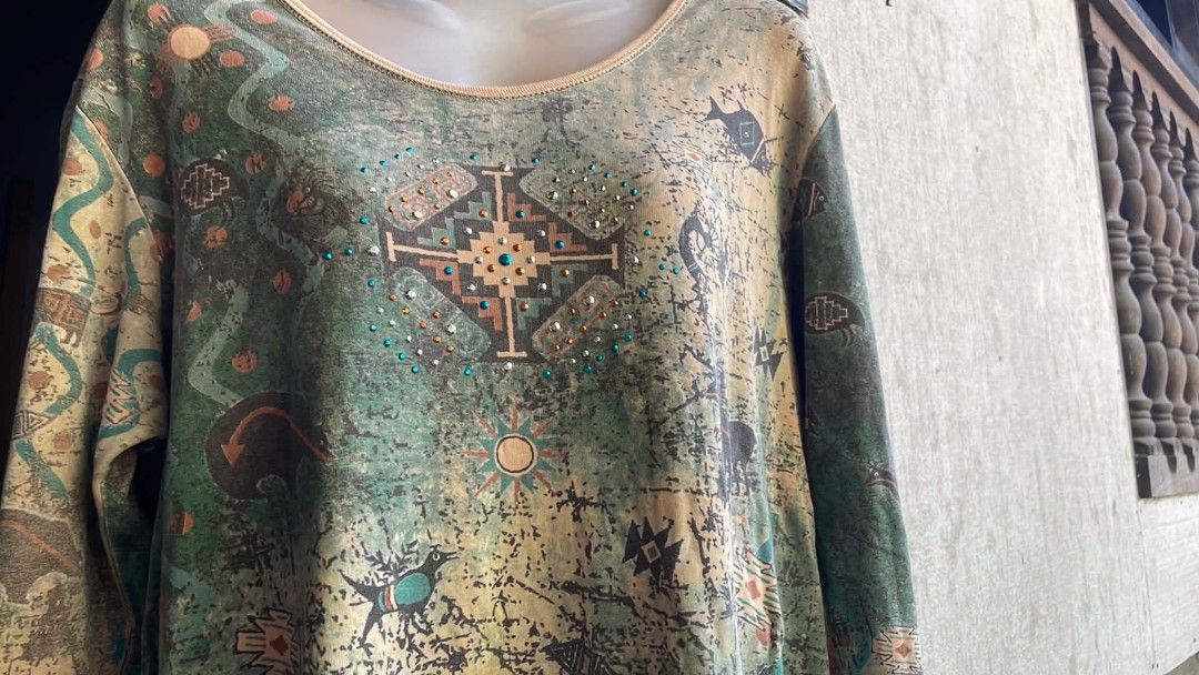 Y2k Gem Funky Longsleeve Top (Category: Longsleeves) located in Agoo. Submitted by nightingail (Listing ID 1461838376, Image 3). Description: Gem Y2k Longsleeve Top Xl on tag.