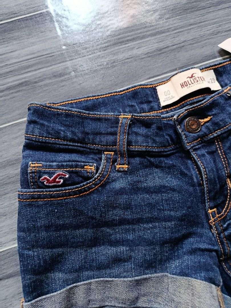 Y2k Hollister short (Category: Shorts) located in Bacolod City. Submitted by empatees (Listing ID 1467272563, Image 2). Description: .