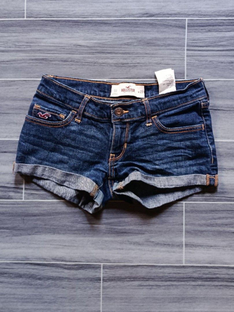 Y2k Hollister short (Category: Shorts) located in Bacolod City. Submitted by empatees (Listing ID 1467272563, Image 1). Description: .