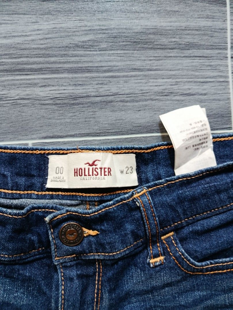 Y2k Hollister short (Category: Shorts) located in Bacolod City. Submitted by empatees (Listing ID 1467272563, Image 3). Description: .