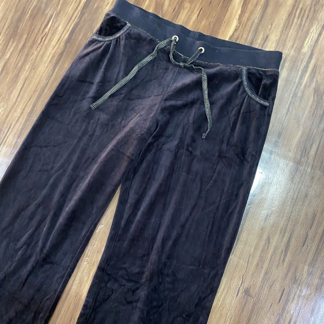 Y2k Jennifer Lopez Velour Pants (Category: Other Bottoms) located in Cebu City. Submitted by accurate.curations.ceb (Listing ID 1467226038, Image 3). Description: Juicy Couture EXCELLENT CONDITION COLOR RATE: 10/10 Issues: None S Measurements: Width: 28 inches Length: 36 inches Leg Opening: 10 inches Price + Sf 📍Cebu Shipping via J&T NO COD/COP PAYMENT FIRST VIA GCASH OR BANK Unli vouch and VC for legitimacy dm if interested 📩.