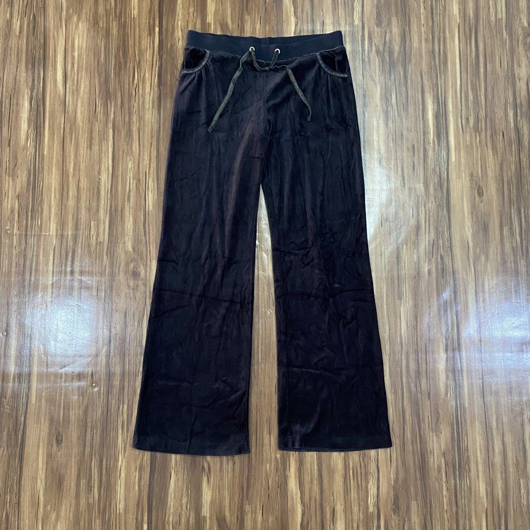 Y2k Jennifer Lopez Velour Pants (Category: Other Bottoms) located in Cebu City. Submitted by accurate.curations.ceb (Listing ID 1467226038, Image 1). Description: Juicy Couture EXCELLENT CONDITION COLOR RATE: 10/10 Issues: None S Measurements: Width: 28 inches Length: 36 inches Leg Opening: 10 inches Price + Sf 📍Cebu Shipping via J&T NO COD/COP PAYMENT FIRST VIA GCASH OR BANK Unli vouch and VC for legitimacy dm if interested 📩.