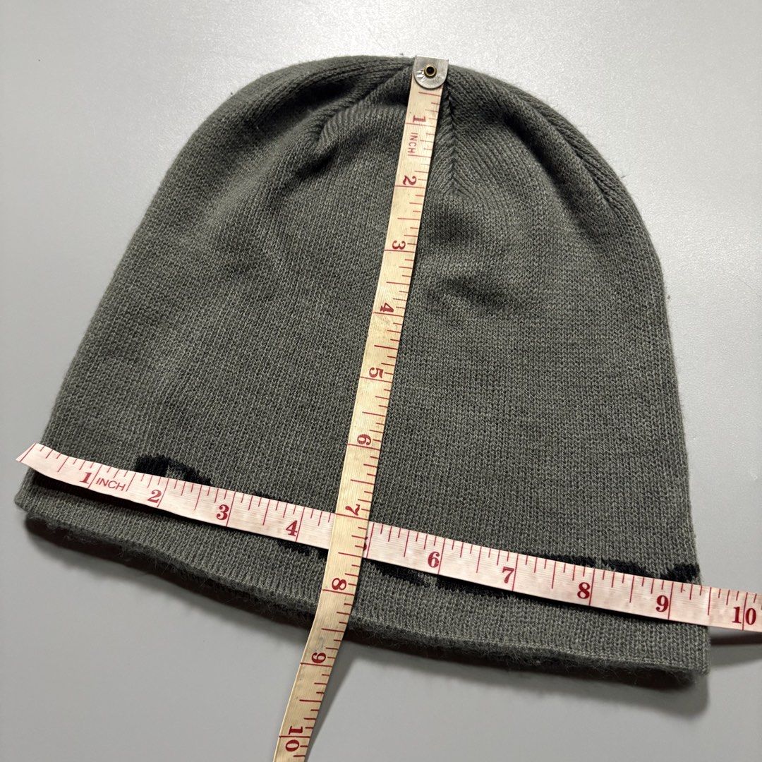 Y2K Oakley Beanie | Skull Cap (Category: Beanies) located in Tayabas. Submitted by tayabaskartell (Listing ID 1467214256, Image 3). Description: .