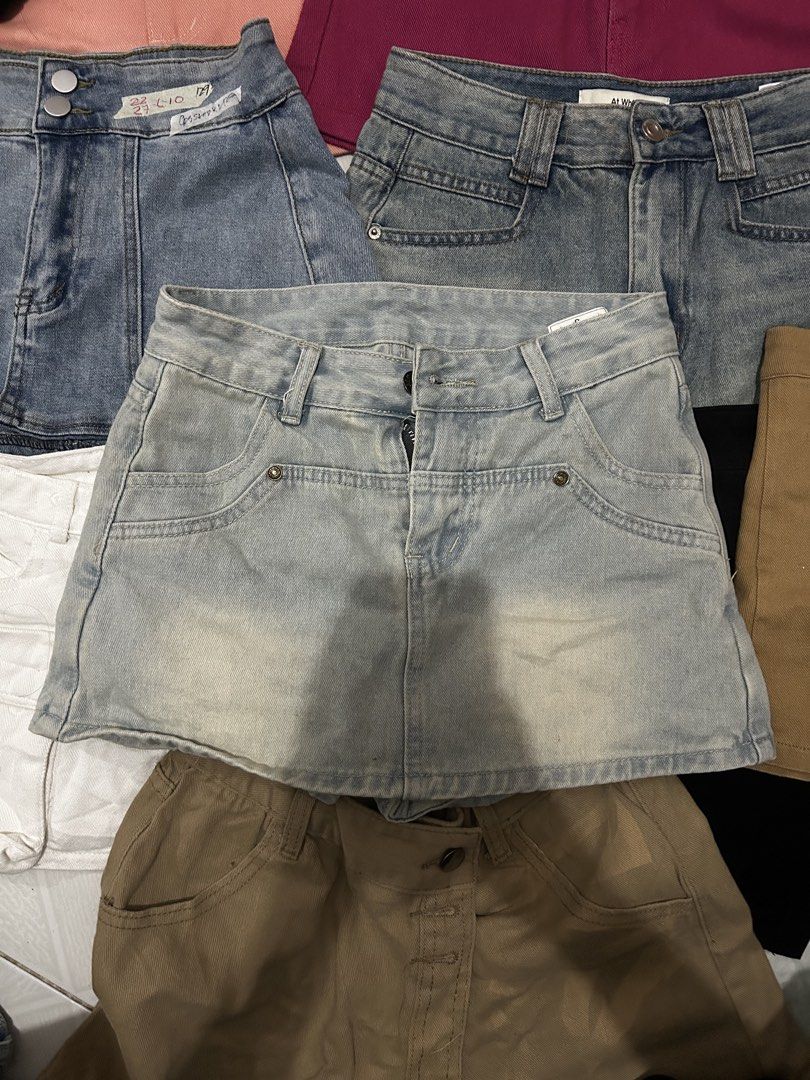 y2k skort (Category: Skirts) located in Balanga. Submitted by kristine_co (Listing ID 1467304722, Image 1). Description: size 24-25 on medida - good as new.