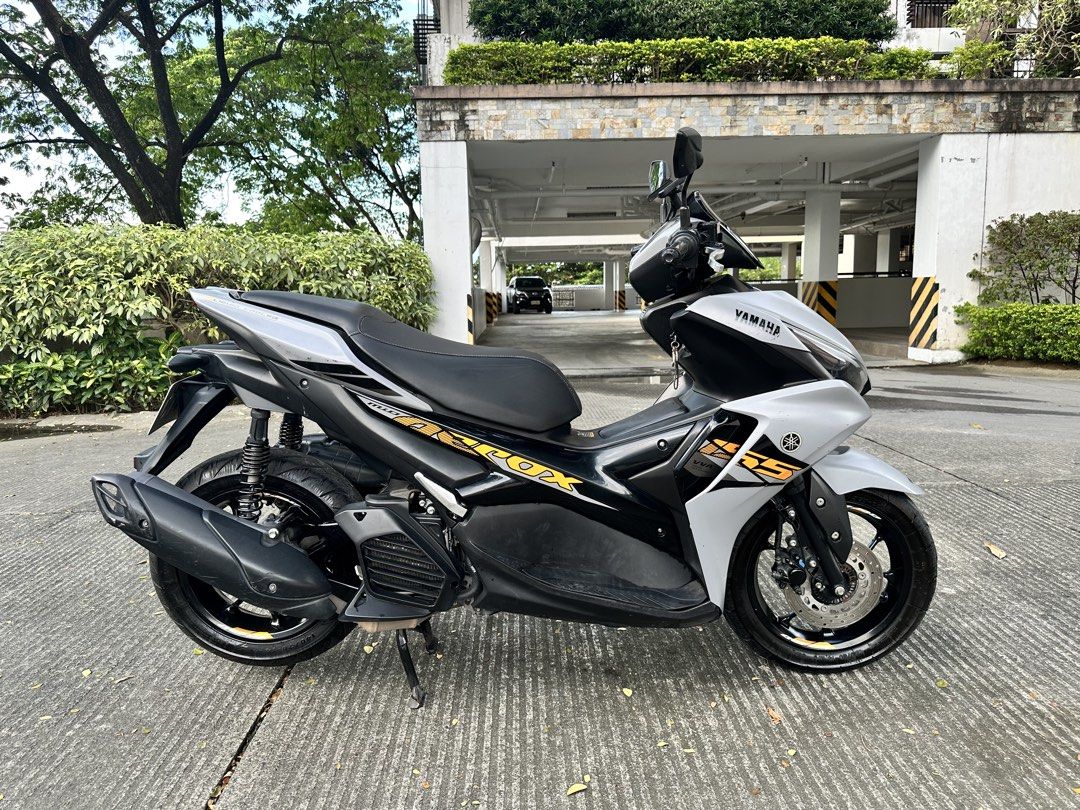 Yamaha Mio Aerox 155 (Category: Motorbikes for Sale) located in Quezon City. Submitted by dosprimo (Listing ID 1467177645, Image 3). Description: Yamaha Aerox v2 155 acquired 2023 complete original papers ORCR Ako mismo owner ng motor 38,XXX plus odo. allstock engine 100% smooth fresh engine registered until oct 2027 Original LTO plate Bagong palit ng langis Bago ang gulong sa likod beast tire brand Bago break shoe RCB brand as in gagamitin nalan