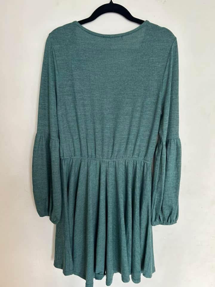 Zaful Dress (Category: Dresses) located in Manila. Submitted by shaun_diaz (Listing ID 1467306886, Image 2). Description: .