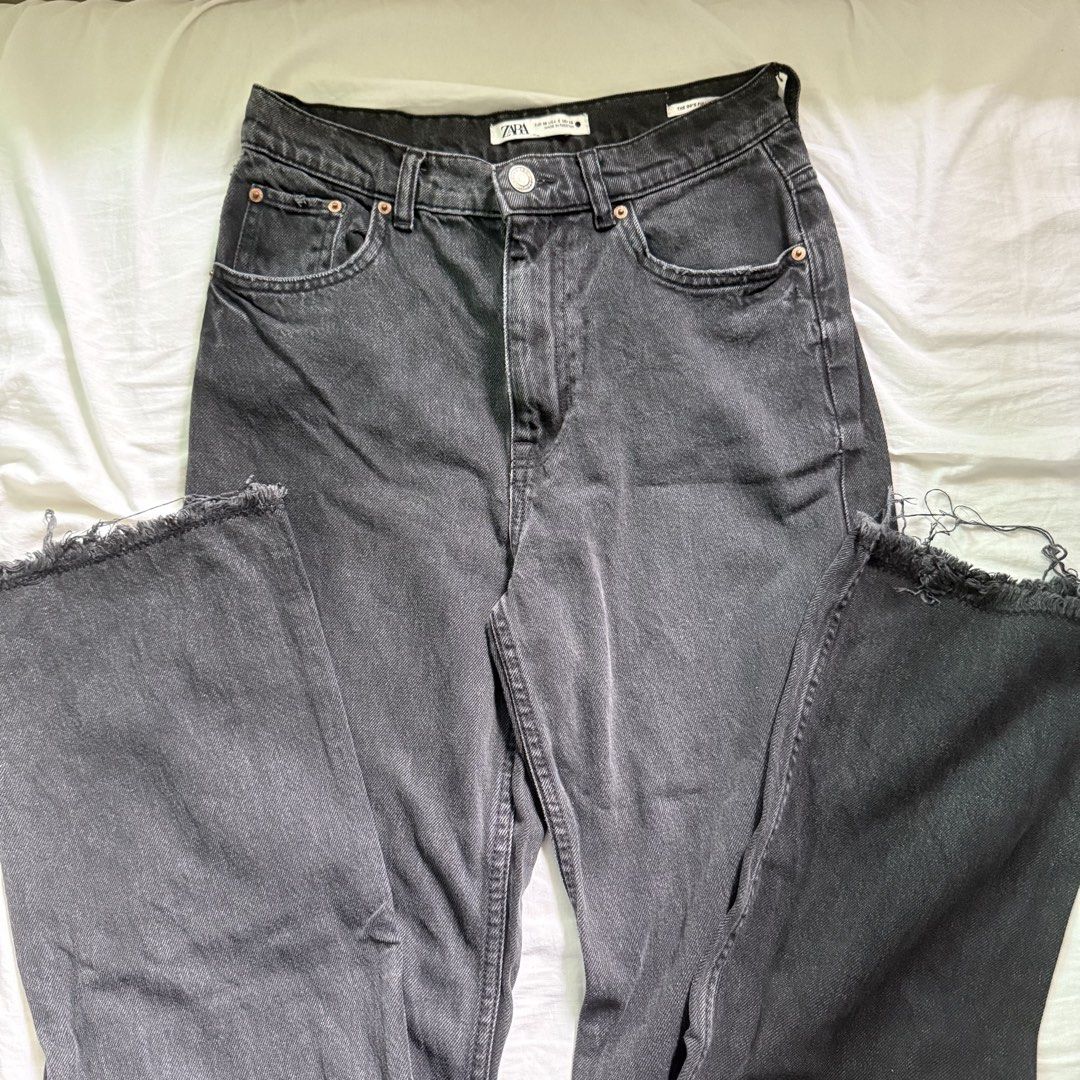 Zara 90’s Full Length Straight Jeans (Category: Jeans) located in Manila. Submitted by shesells3ashells (Listing ID 1467242910, Image 3). Description: .