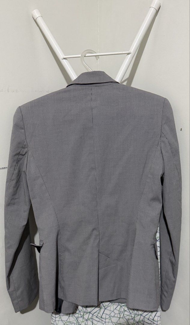 Zara Basic Houndstooth Blazer Size EUR 34 USA 2 (Category: Coats, Jackets and Outerwear) located in Mandaluyong City. Submitted by shopria0116 (Listing ID 1467296662, Image 2). Description: - Brand: Zara Basic - Style: Grey and white houndstooth tailored blazer - Details: Single-button closure, classic lapels, structured shoulders, two front flap pockets - Lining: Fully lined in black - Origin: Made in Vietnam - Condition: Clean inside and out - 