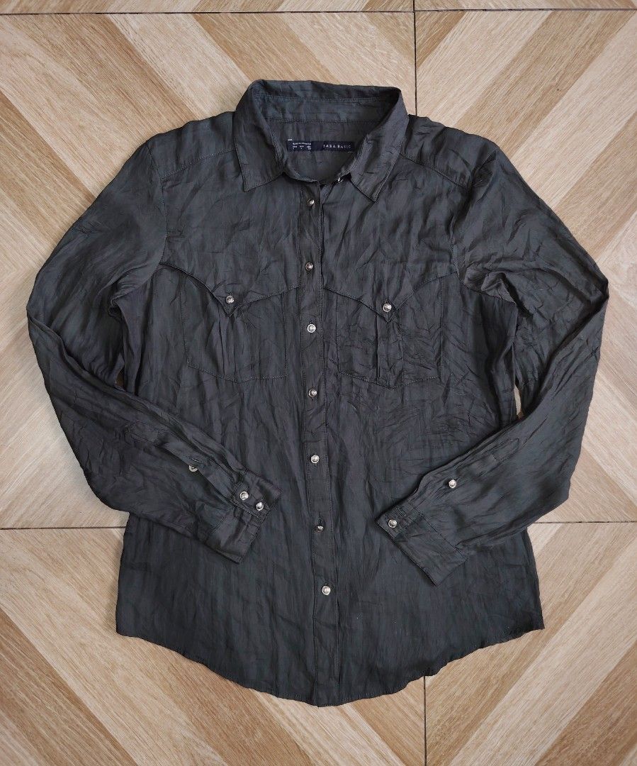 ZARA BASIC POLO LONGSLEEVES (Category: Longsleeves) located in Marikina City. Submitted by kingdrel (Listing ID 1467240243, Image 2). Description: ZARA BASIC POLO LONGSLEEVES W 19 L 26 VERYGOOD CONDITION NO ISSUE COLORATE 9.5-10.