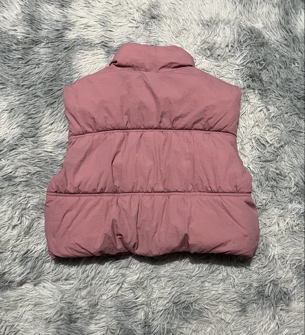 Zara Cropped Puffer Vest Jacket (Category: Babies & Kids Fashion) located in Sasmuan (Sexmoan). Submitted by winterclothes.ph (Listing ID 1467328985, Image 3). Description: Zara Cropped Puffer Vest Jacket Size 9-10 Cm 140 on tag Width 17.5 Length 16 Excellent Condition .