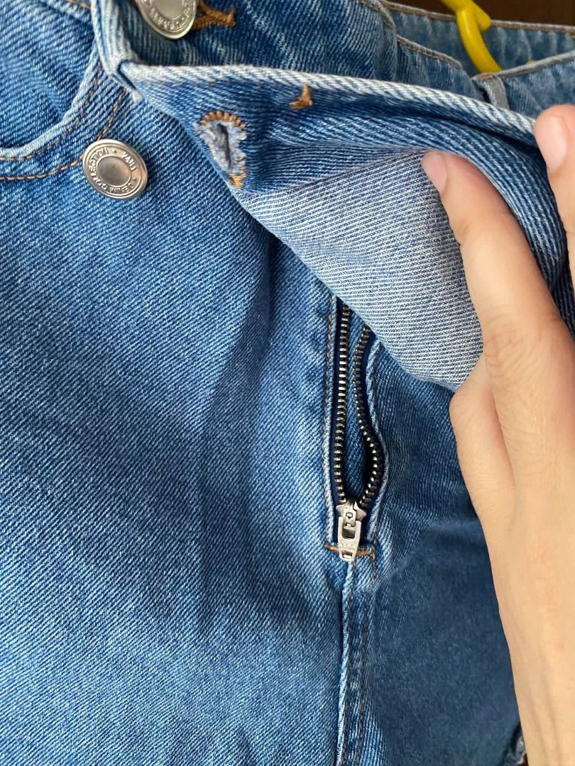 ZARA Denim Skort (Category: Skirts) located in Muntinlupa City. Submitted by aubreyraven (Listing ID 1467225461, Image 3). Description: Used twice.