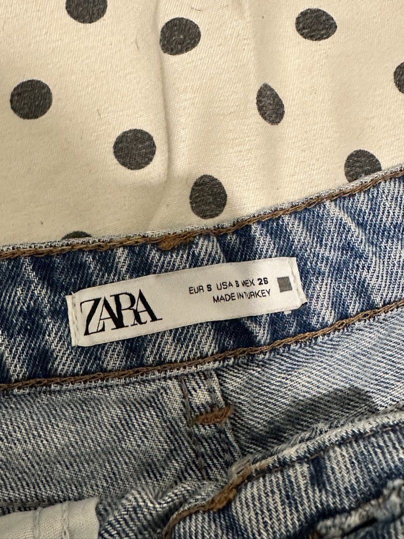 Zara Denim Skort Shorts (Category: Shorts) located in San Pedro. Submitted by sweetcosmics (Listing ID 1467335600, Image 3). Description: - Brand: Zara - Style: Denim skort with double-button waist - Size: S - Details: Raw frayed hem, two back pockets, standard belt loops - Condition: Well used but no major damage. Still in nice condition. RFS: doesnt fit me anymore.