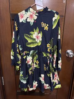 (Category: ) located in . Submitted by clothescarousel (Listing ID 1467172171, Image 1). Description: .