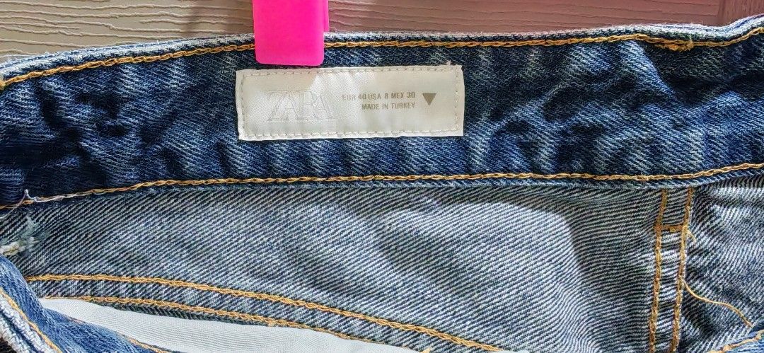 Zara Frayed Denim Shorts (Category: Shorts) located in Mandaluyong City. Submitted by trisha_001 (Listing ID 1467268052, Image 3). Description: - Brand: Zara - Size: EUR 40 / USA 8 / MEX 30 - Color: Classic Blue - Fit: High-waisted - Details: Raw frayed hem with distressed threads, classic five-pocket design, contrast stitching, metal rivets - Origin: Made in Turkey - Condition: Great wardrobe staple for warm weather - 32 inches waistline.
