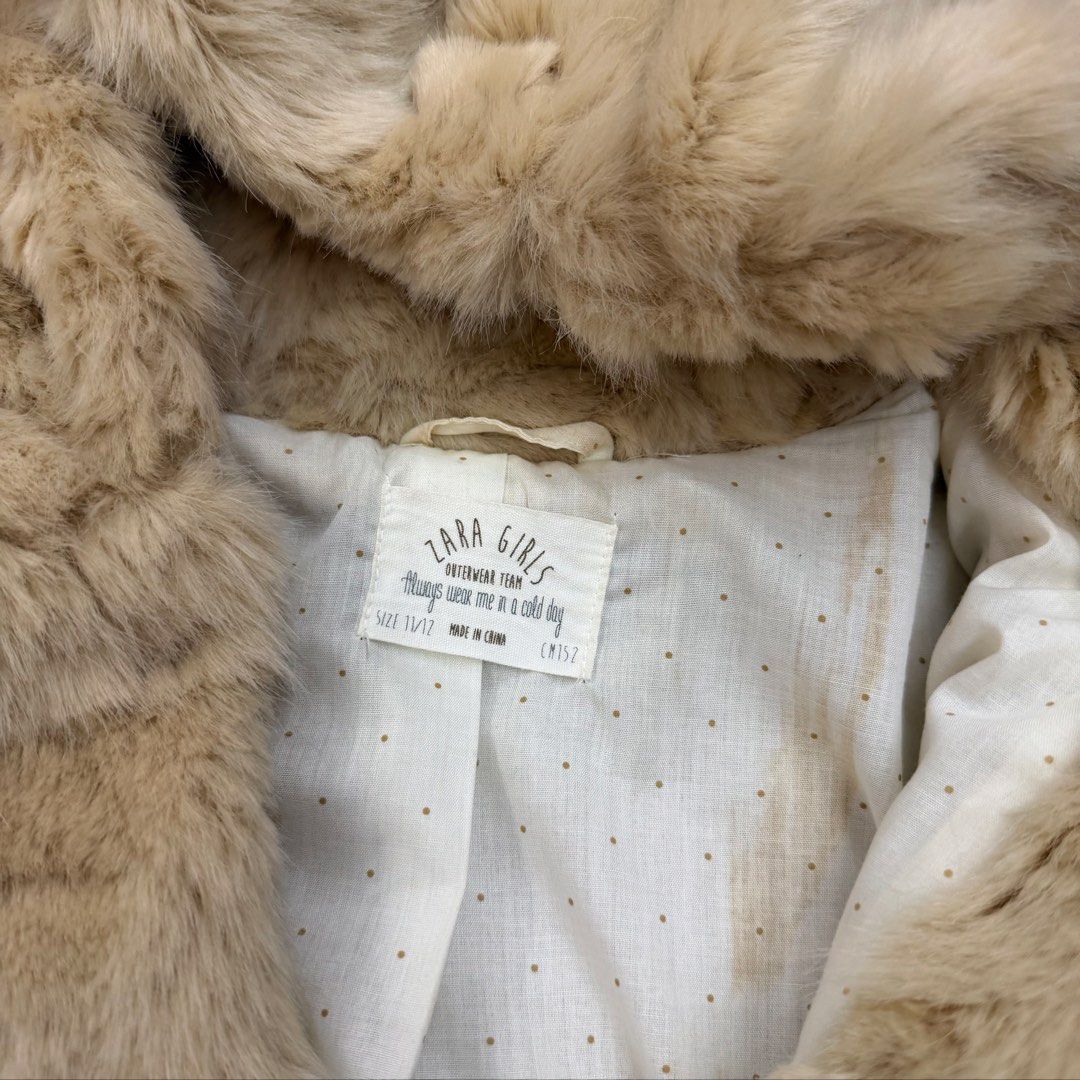Zara Girls Fur Coat (Category: Coats, Jackets and Outerwear) located in Muntinlupa City. Submitted by curationbymich (Listing ID 1467353404, Image 2). Description: .