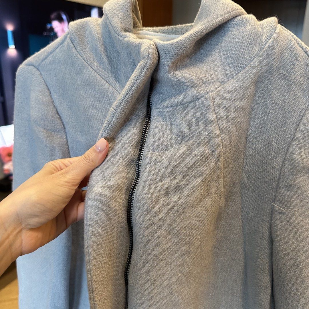 Zara gray hooded A-line coat (Category: Coats, Jackets and Outerwear) located in Pasig City. Submitted by ynahperez (Listing ID 1467304636, Image 3). Description: .