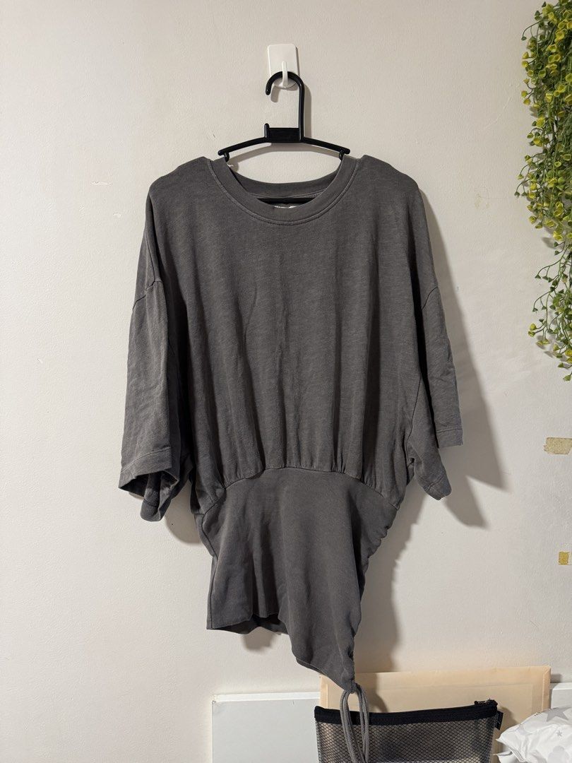 Zara Gray T shirt Size S (Category: Shirts) located in Marikina City. Submitted by punch.studioph (Listing ID 1467194748, Image 2). Description: RFS: Bit big on me Worn once Zara Gray Top Size S .