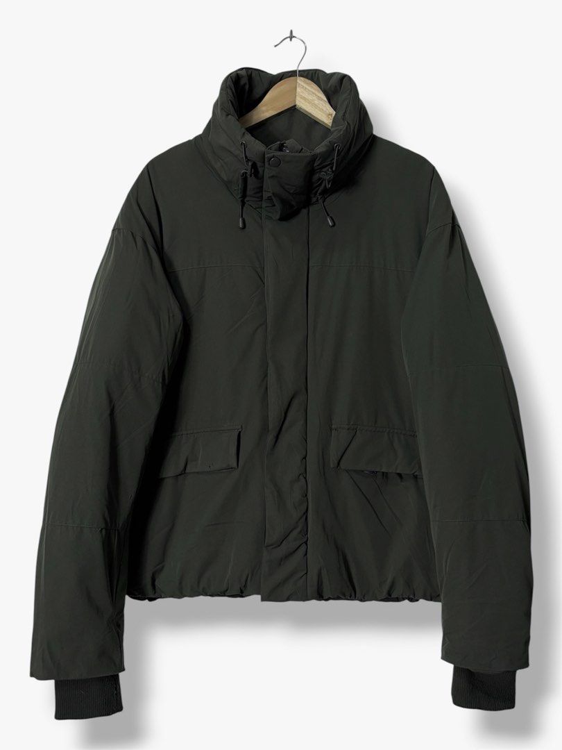 ZARA HIGH NECK PUFFER JACKET (Category: Coats, Jackets and Outerwear) located in Cavite. Submitted by frankiemnla (Listing ID 1467324969, Image 2). Description: L- 29 W- 26 Size- L to XXL Excellent condition It features a water-repellent or matte technical fabric finish, an insulated double collar design, hidden front zipper closure, and ribbed elastic cuffs..