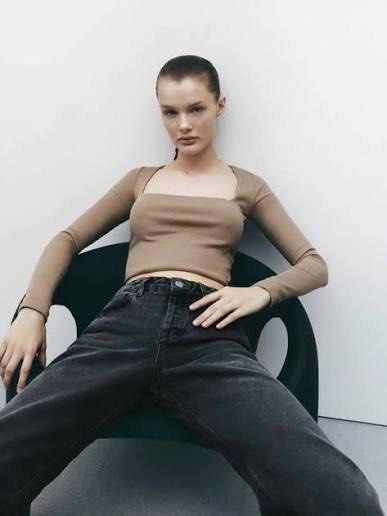 Zara Longsleeve Top (Category: Longsleeves) located in Manila. Submitted by shesells3ashells (Listing ID 1467263109, Image 3). Description: take both for 150 :).