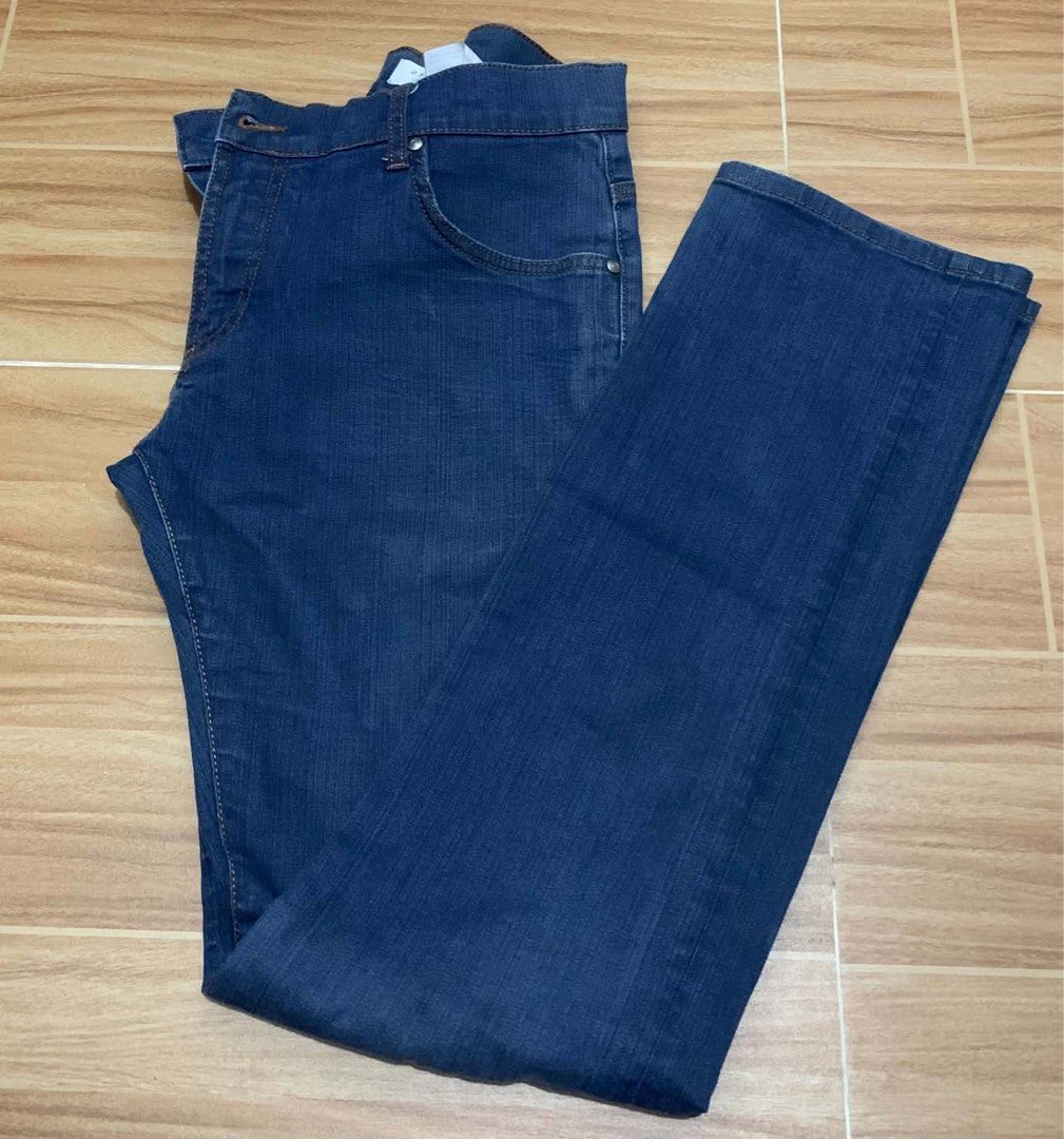 Zara Man Blue Denim Jeans Size 32 (Category: Jeans) located in Bacolod City. Submitted by delsolo (Listing ID 1467304527, Image 1). Description: Zara pants - ₱500 * W32 * L41.5.