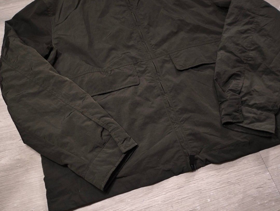 ZARA Men's Zip-up Technical Jacket (L/dark olive) (Category: Coats, Jackets and Outerwear) located in Malabon City. Submitted by eligadz (Listing ID 1467213214, Image 3). Description: Preloved Condition 10/10 Brand new condition Size L, fits up to XL W 24.75 x L 28 in. Color: dark olive Light, stylish and comfy Light-padded lining. Oks pang-roadtrip sa Baguio/Tagatay. Pockets: 2 sides, 2 front, 1 internal zip No issues or flaws 1790+sf Thanks.