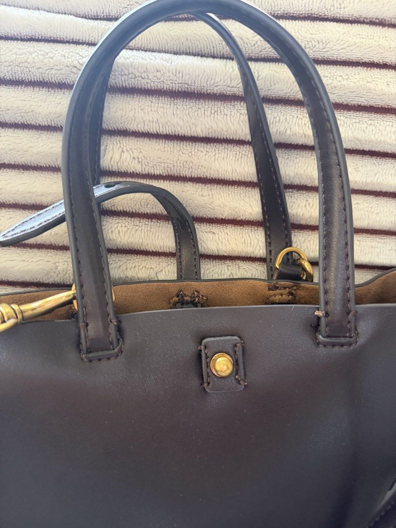 Zara Micro Bag (Category: Cross-body Bags) located in Cavite. Submitted by shopshrds (Listing ID 1467211237, Image 3). Description: Micro Bag from Zara can put a lot inside !! rfs: need funds 🥺.