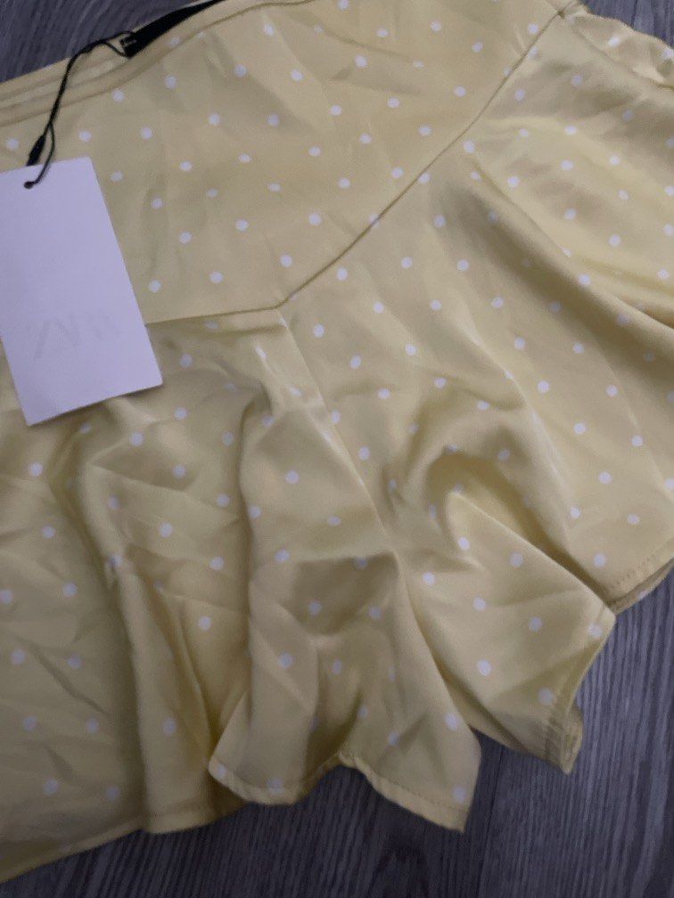 Zara polka dots silky short (Category: Shorts) located in Bacolor. Submitted by louiviellefinds (Listing ID 1467211727, Image 3). Description: Waist 25-26.