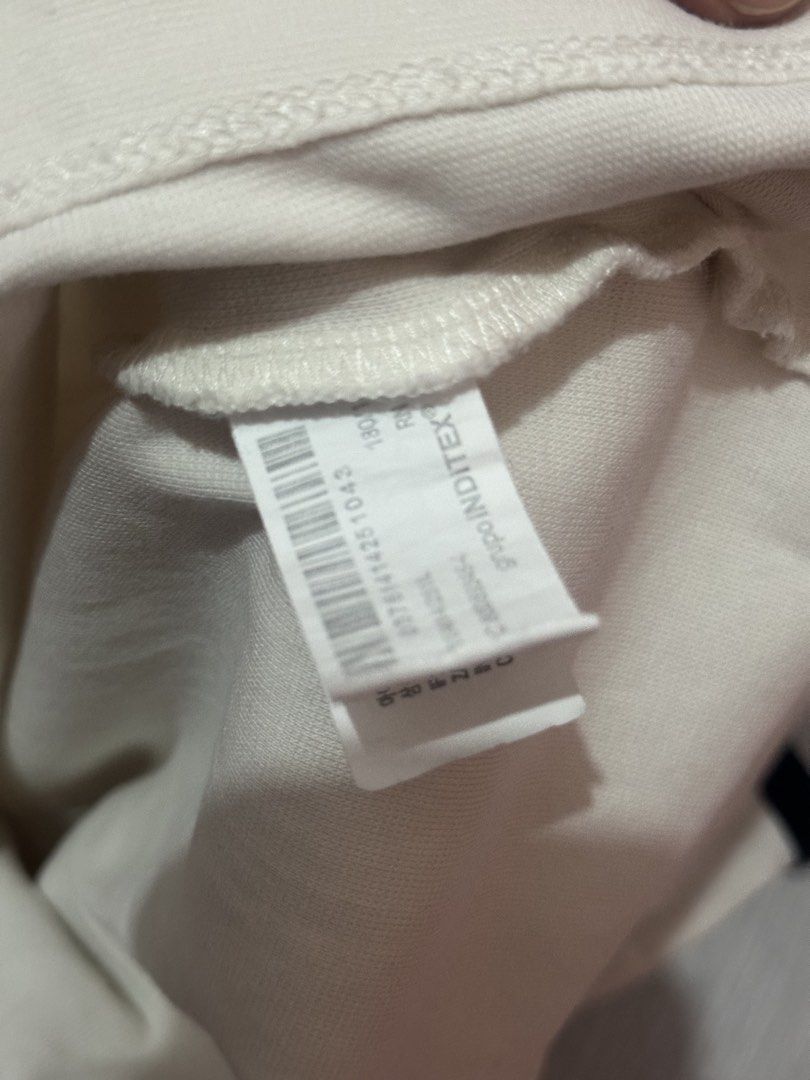 Zara ringer shirt size large (Category: Tshirts & Polo Shirts ) located in Pasay City. Submitted by itsmeazula (Listing ID 1467353465, Image 3). Description: Bought if for 1.3k Size large fits to medium .