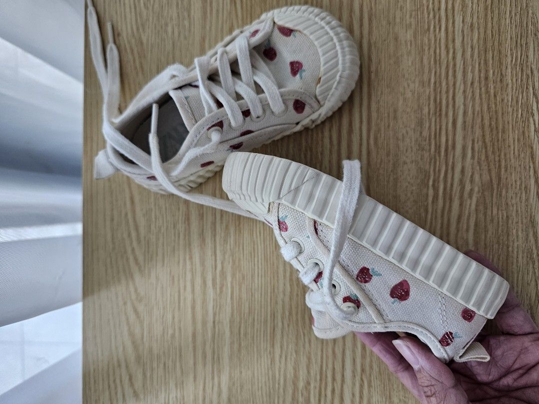 Zara Toddler Shoes (Category: Babies & Kids Fashion) located in Makati City. Submitted by remajada (Listing ID 1467260552, Image 3). Description: .