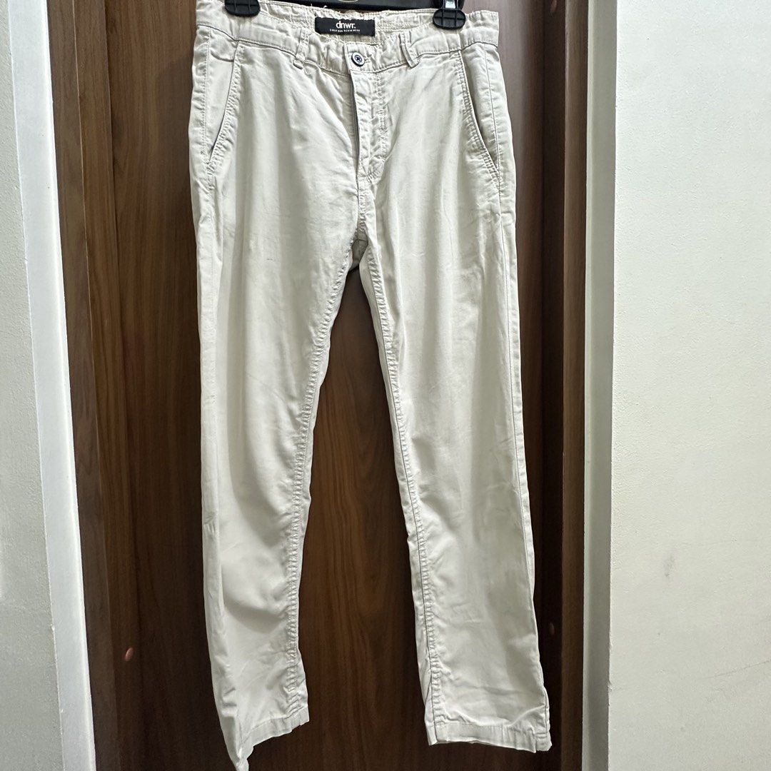 Zara White Denim Pants (Category: Jeans) located in Makati City. Submitted by xo.thrifty (Listing ID 1467343227, Image 3). Description: Waist:15 inches laid flat Length:36.5 Inches .