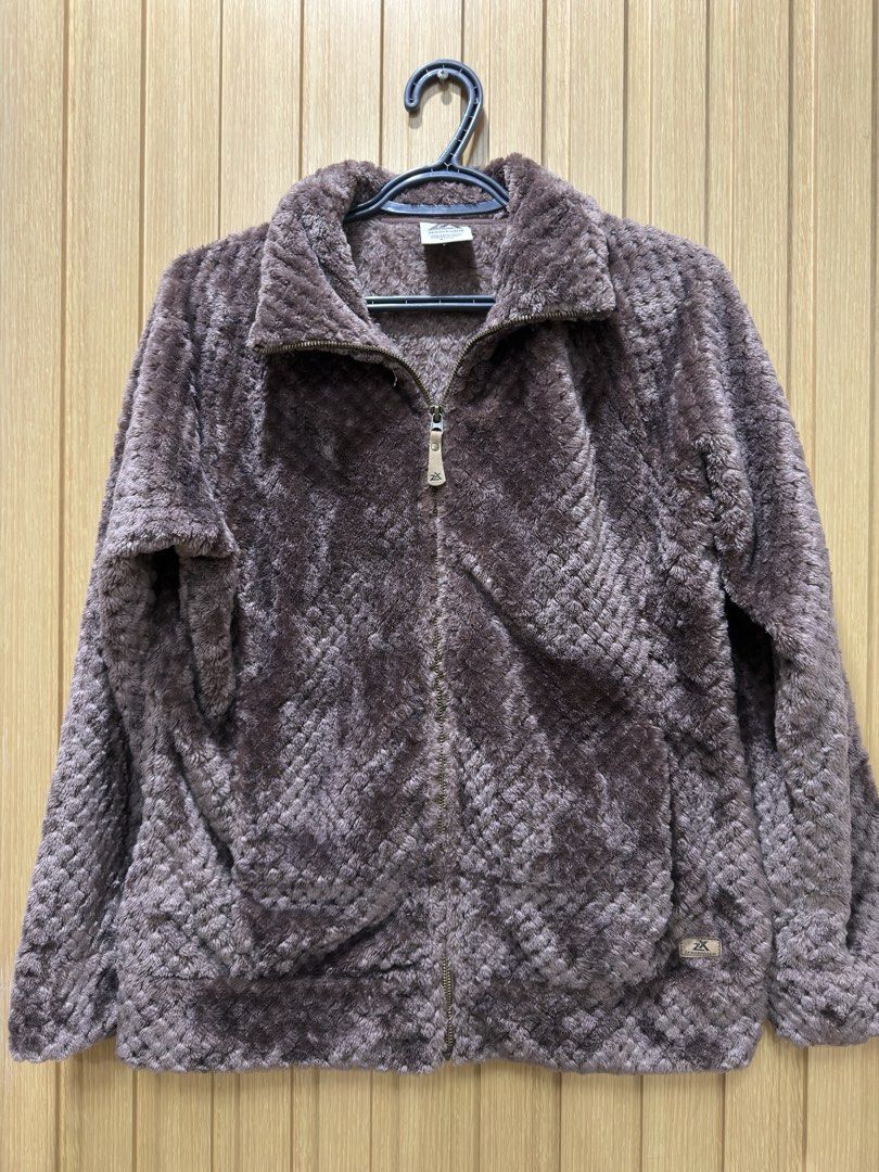 Zeroxposur Brown Fuzzy Zip-Up Jacket Size S (Category: Coats, Jackets and Outerwear) located in Bacoor. Submitted by preloved_with_love_ (Listing ID 1467333429, Image 2). Description: - Brand: Zeroxposur - Size: Small - Color: Brown - Material: Textured fleece - Features: Full zip, stand-up collar, front pockets, and logo patch near hem - Origin: Made in Bangladesh - Condition: Great everyday layer for chilly days.