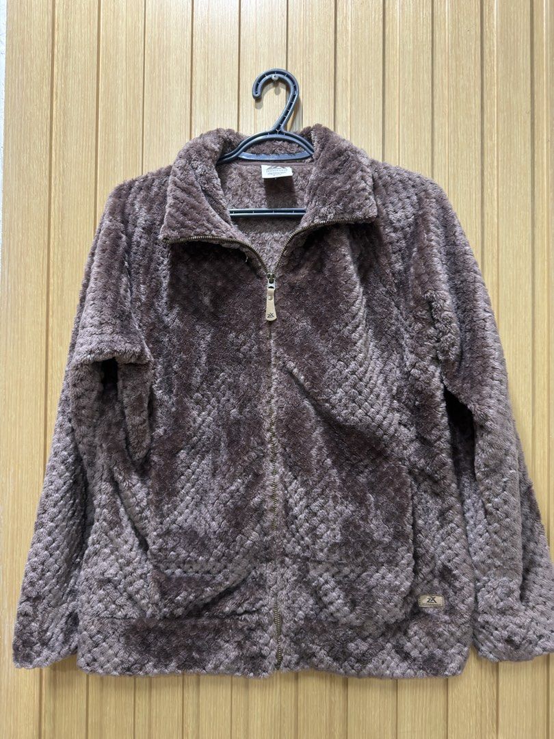 Zeroxposur Brown Fuzzy Zip-Up Jacket Size S (Category: Coats, Jackets and Outerwear) located in Bacoor. Submitted by preloved_with_love_ (Listing ID 1467333429, Image 3). Description: - Brand: Zeroxposur - Size: Small - Color: Brown - Material: Textured fleece - Features: Full zip, stand-up collar, front pockets, and logo patch near hem - Origin: Made in Bangladesh - Condition: Great everyday layer for chilly days.