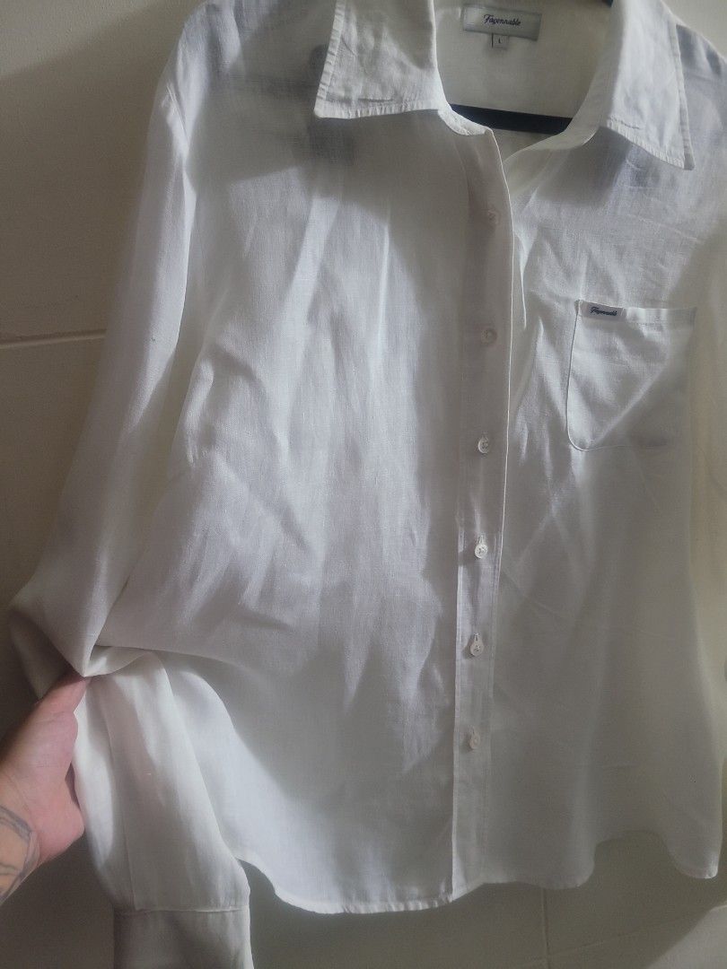 LINEN 100% facconableTop (Category: Blouses) located in Los Banos. Submitted by lopecruz (Listing ID 1467483772, Image 2). Description: armpit : 19" length : 24" like new, no flaws M to L.