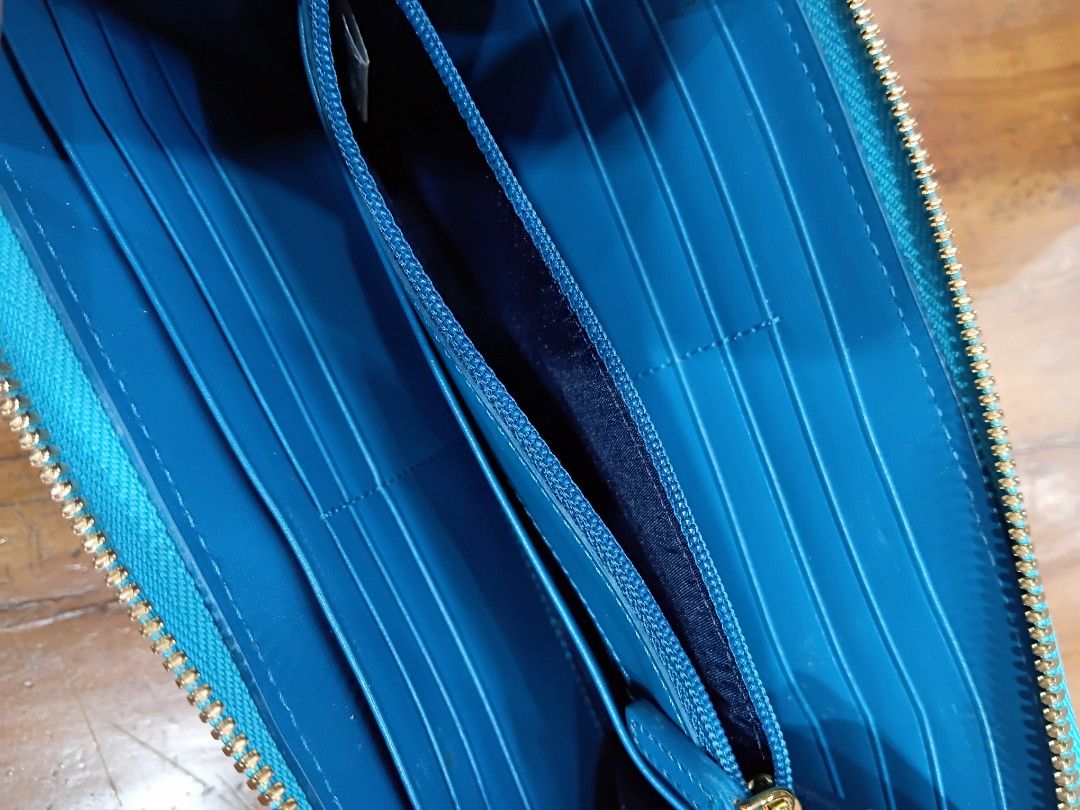 12Card Slots MCM (Category: Wallets & Card holders) located in Subic. Submitted by AnythingBrandedby_May (Listing ID 1467490680, Image 3). Description: MCM.