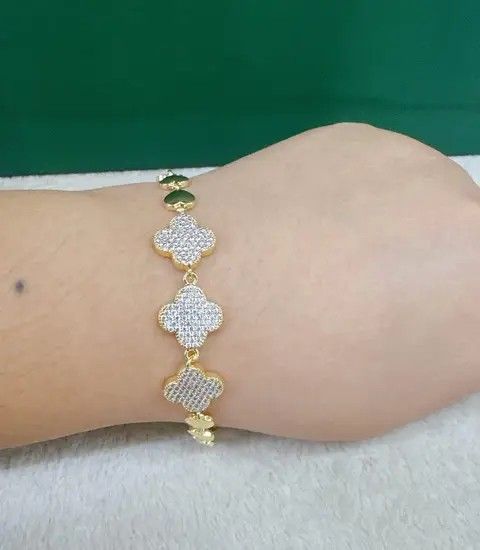 14K Vermiel Gold Bracelet (Category: Bracelets) located in Caloocan City. Submitted by cheskhaionlinestore2.0 (Listing ID 1467377505, Image 2). Description: Ganda nyan para Kang naka real 18K Saudi Gold 😍 New Collection 🥰 14k GOLD VERMEIL Super Sale ⚡ Bracelet ₱850 only 📌 What is Vermeil Gold? 14K Vermiel Gold Gold vermeil (pronounced ver-may) is a high-quality type of gold-plated jewelry defined by a sterling silver base metal, a thick gold l