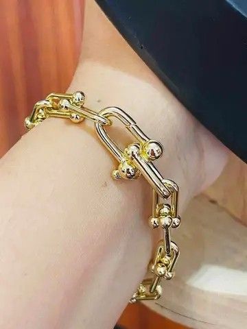 14K Vermiel Gold Hardware/ Bracelet OG Lock (Category: Necklaces) located in Caloocan City. Submitted by cheskhaionlinestore2.0 (Listing ID 1467378246, Image 3). Description: Ganda nyan para Kang naka real 18K Saudi Gold 😍 New Collection 🥰 14k GOLD VERMEIL Super Sale ⚡ H4RDWARE ORIG LOCK NECKLACE ₱950 only 📌 BRACELET ₱850 only 📌 What is Vermeil Gold? 14K Vermiel Gold Gold vermeil (pronounced ver-may) is a high-quality type of gold-plated jewe