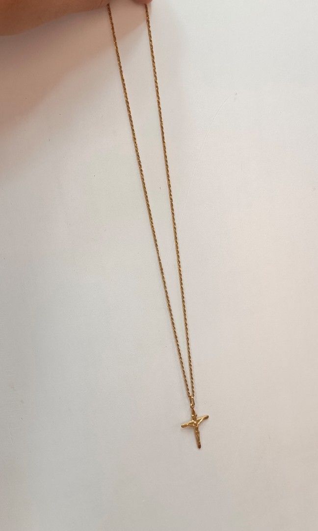 18k saudi gold (Category: Everything Else Others) located in Cavite. Submitted by chuvaness (Listing ID 1467396225, Image 1). Description: 16k 2.50 grams saudi gold necklace wt pendant 22 inches.