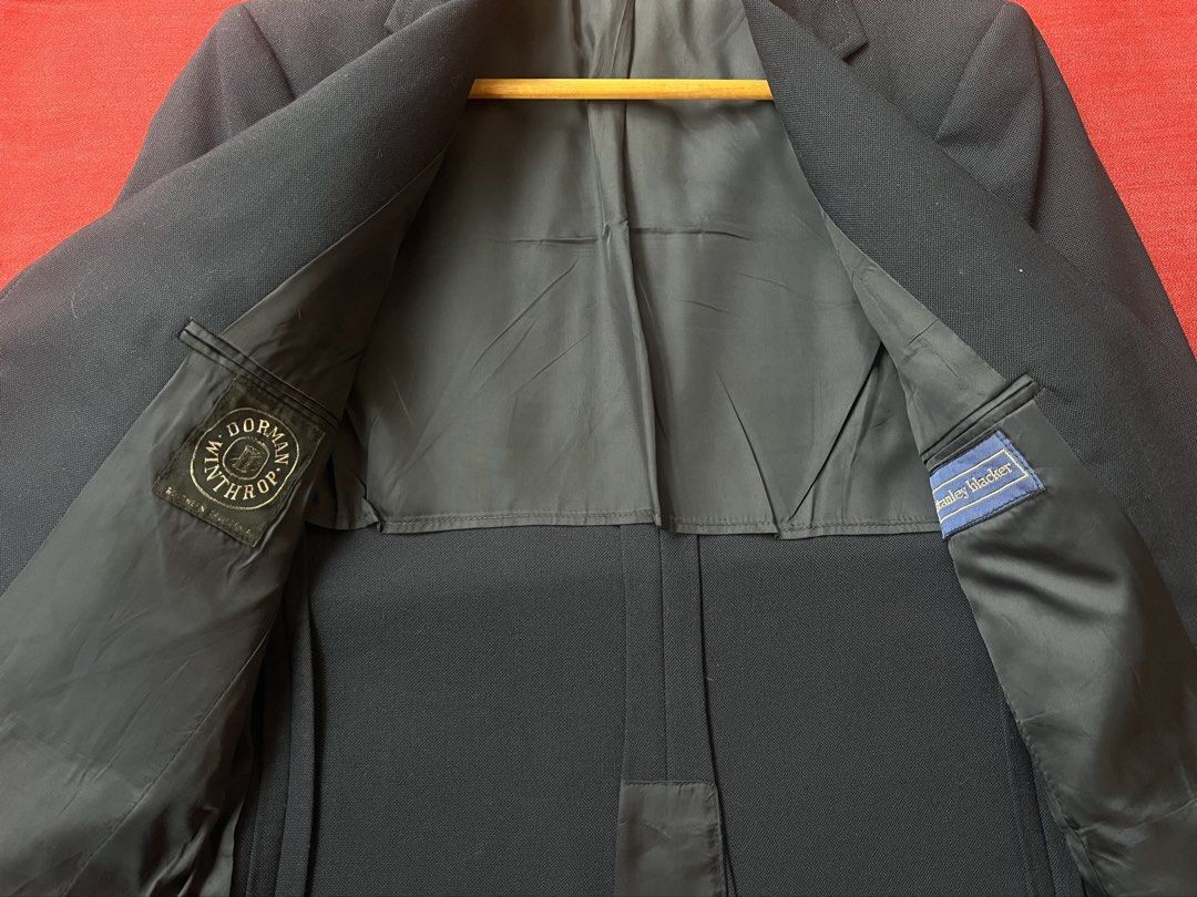 1970s Hopsack Wool Navy Blazer by Stanley Blacker with Dorman Winthrop (Category: Coats, Jackets and Outerwear) located in Manila. Submitted by minsanseller_madalasbuyer (Listing ID 1467468301, Image 3). Description: Chest - 19” Waist - 18.25” Length - 30” Shoulder - 16” Sleeve - 24.5” Arm hole - 5.25” - Low quality photos due to cropping. Unedited photo is taken further to white balance & display the most accurate garment color. - Hopsack weave 