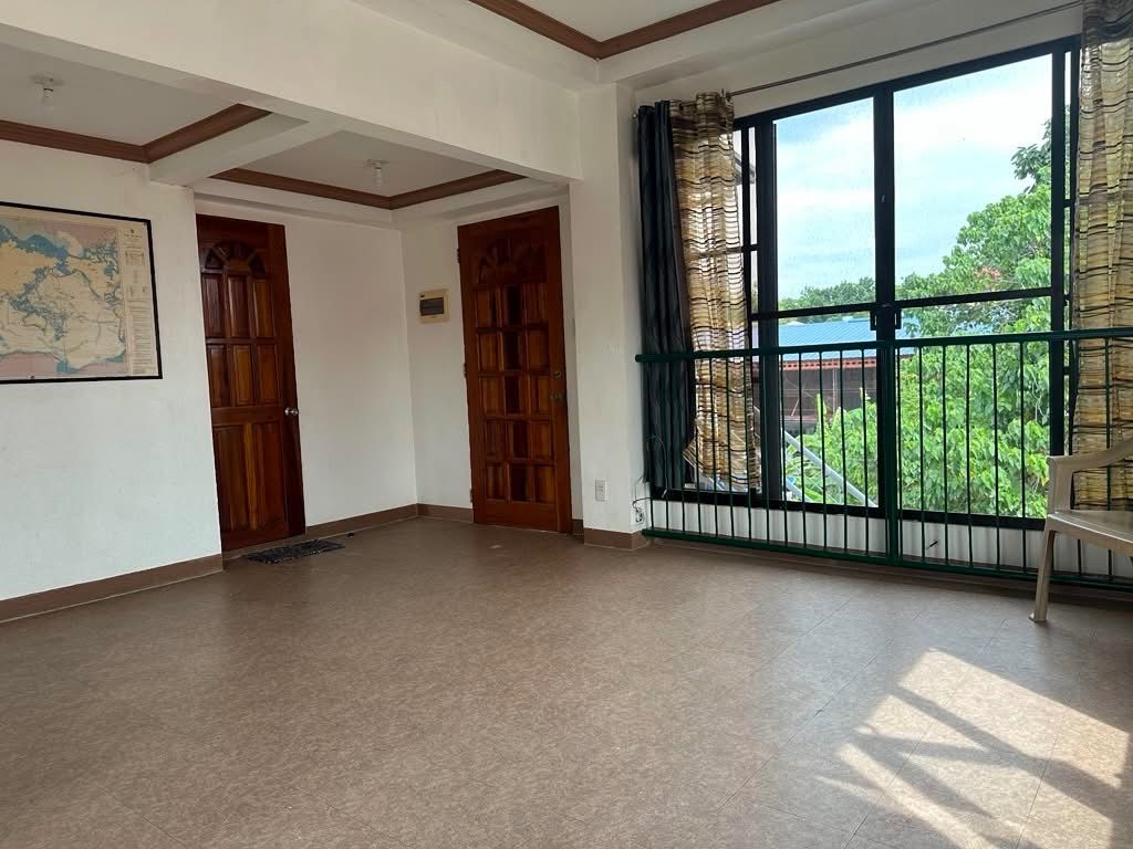 1 apartment 66qm, 3rd floor, penthouse style (Category: Apartments & Condos) located in Panglao. Submitted by pamelatan (Listing ID 1467413421, Image 3). Description: Apartment in the 3rd floor, penthouse style, discounted 10,800 Peso mtl. + 1 month deposit, long term, 44 + 22qm living space + 20qm storing space, 2 bathroom, space for washing mashine, 1 air con, private balcony, unfurnished or Semi furnished: 2 foam bed, Individual electric and w