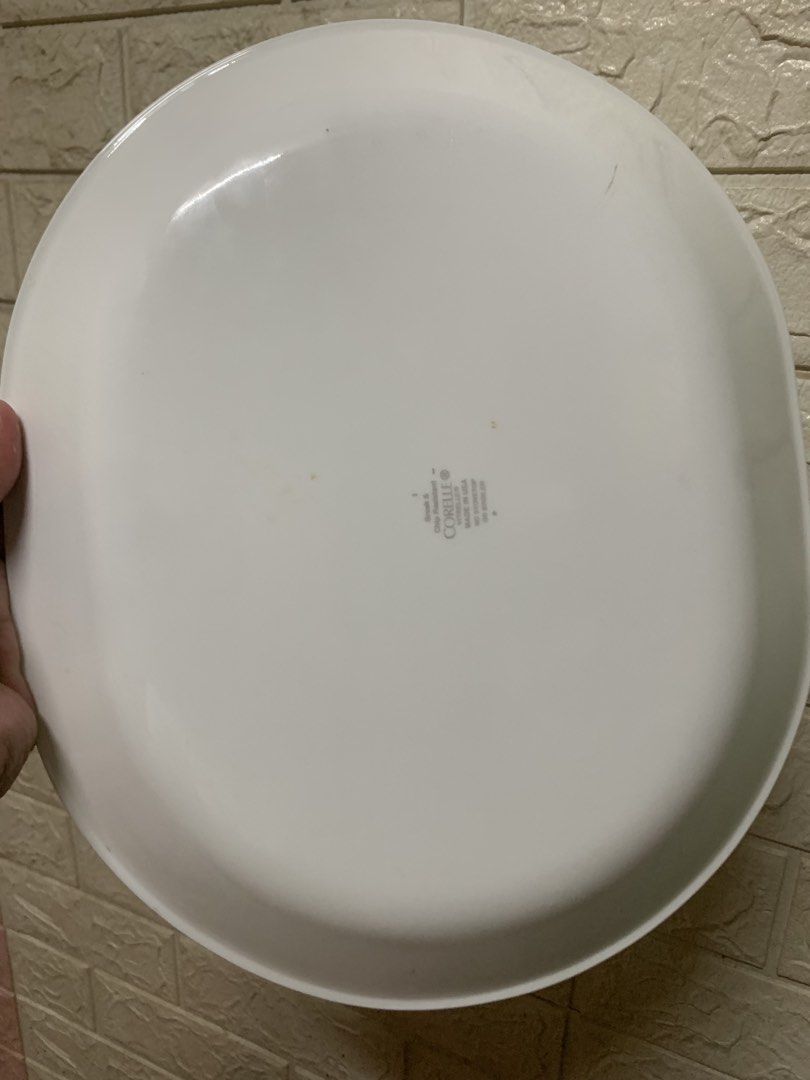 1 pc Corelle Winter Frost Serving Platter (Category: Dinnerware & Cutlery) located in Las Pinas. Submitted by erd17declutters (Listing ID 1467543929, Image 2). Description: 1 pc only 📍 Las Pinas City 🚢 Union Digital Bank 🚢 Lalamove or LBC.